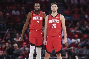 申京：我需要在攻防都打出侵略性 有杜兰特这样的领袖队友很开心