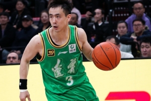 进攻端始终找不到手感！赵继伟投篮7中1&三分6中1 还有3失误