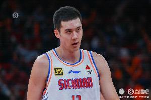 四川官方：李金效左跟腱部分撕裂 预计伤停6-8周