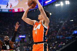 【菜鸟】科比·桑德斯13分3板3断 奎因14分12板 特雷·约翰逊18分